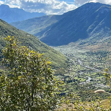 Boga Cabins カントリーハウス Bogë