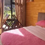 Boga Cabins * Boge
